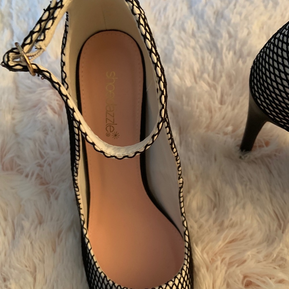 Heels - Picture 3 of 4